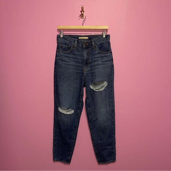Levi's Jeans Women's Size 28‎ Blue Wash Denim High Waisted Mom Jeans Distressed - Picture 2 of 15